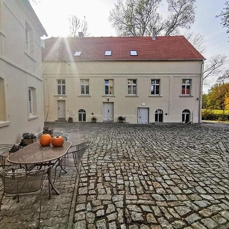 Palac I Folwark Brzeznica Екстер'єр фото
